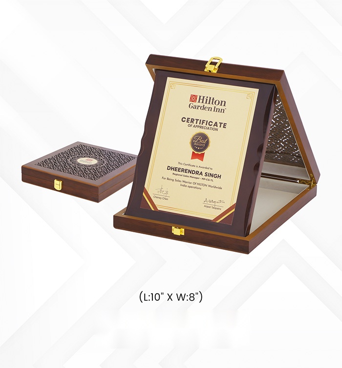 [63740] Mementos & Plaques with box